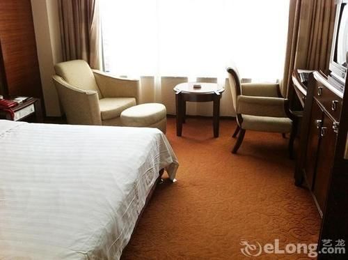 Jiujiang Futai 118 Hotel Rainbow Buitenkant foto